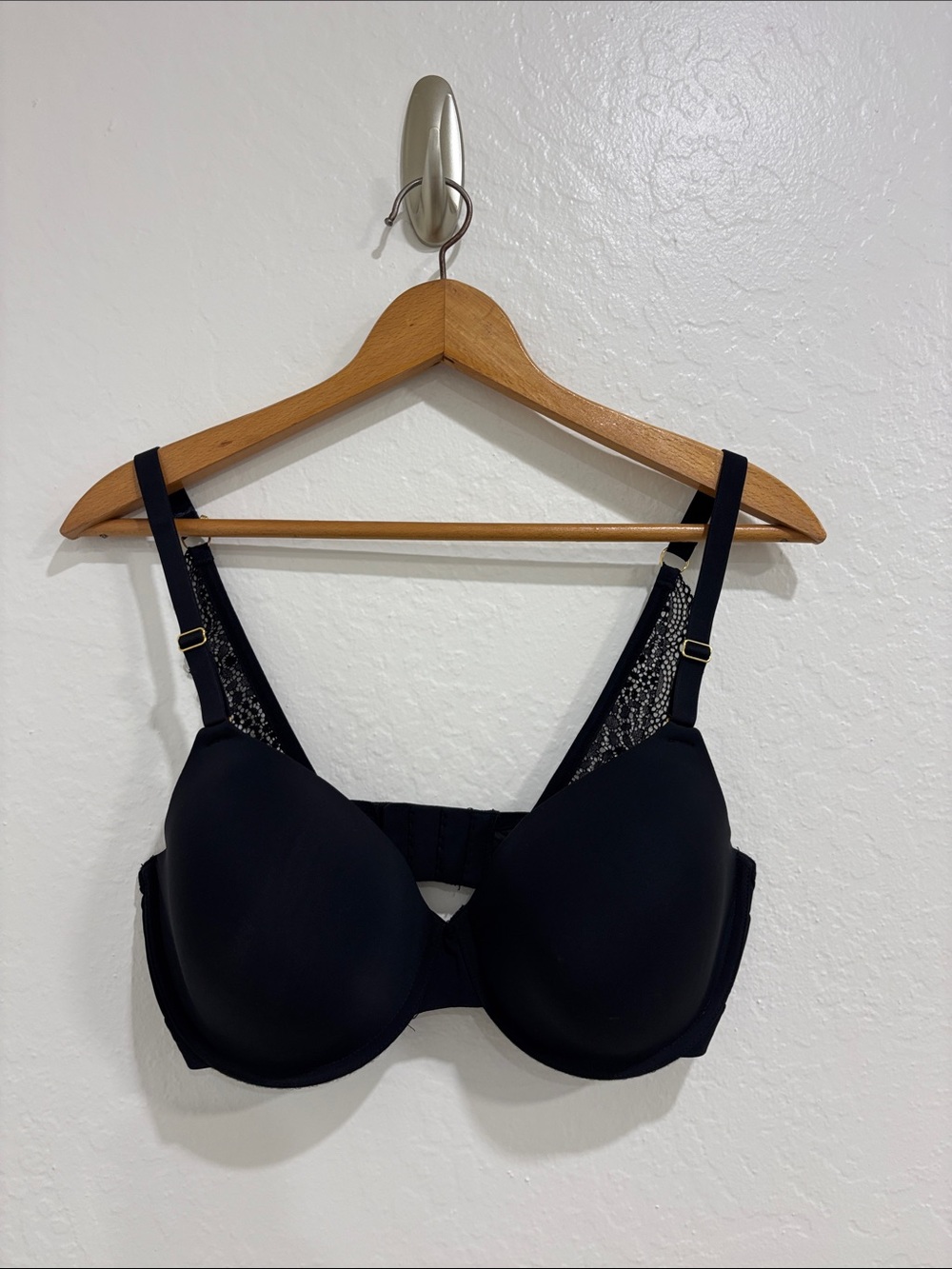 Lively Black Smooth Convertible T-Shirt Bra with Lace Details 36DD